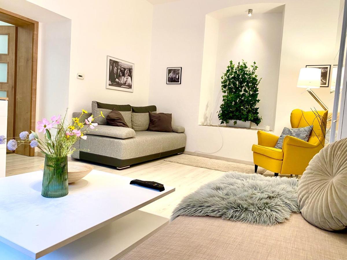 James Bond Apartment Top Location Air Conditioned Bratislava Exterior photo