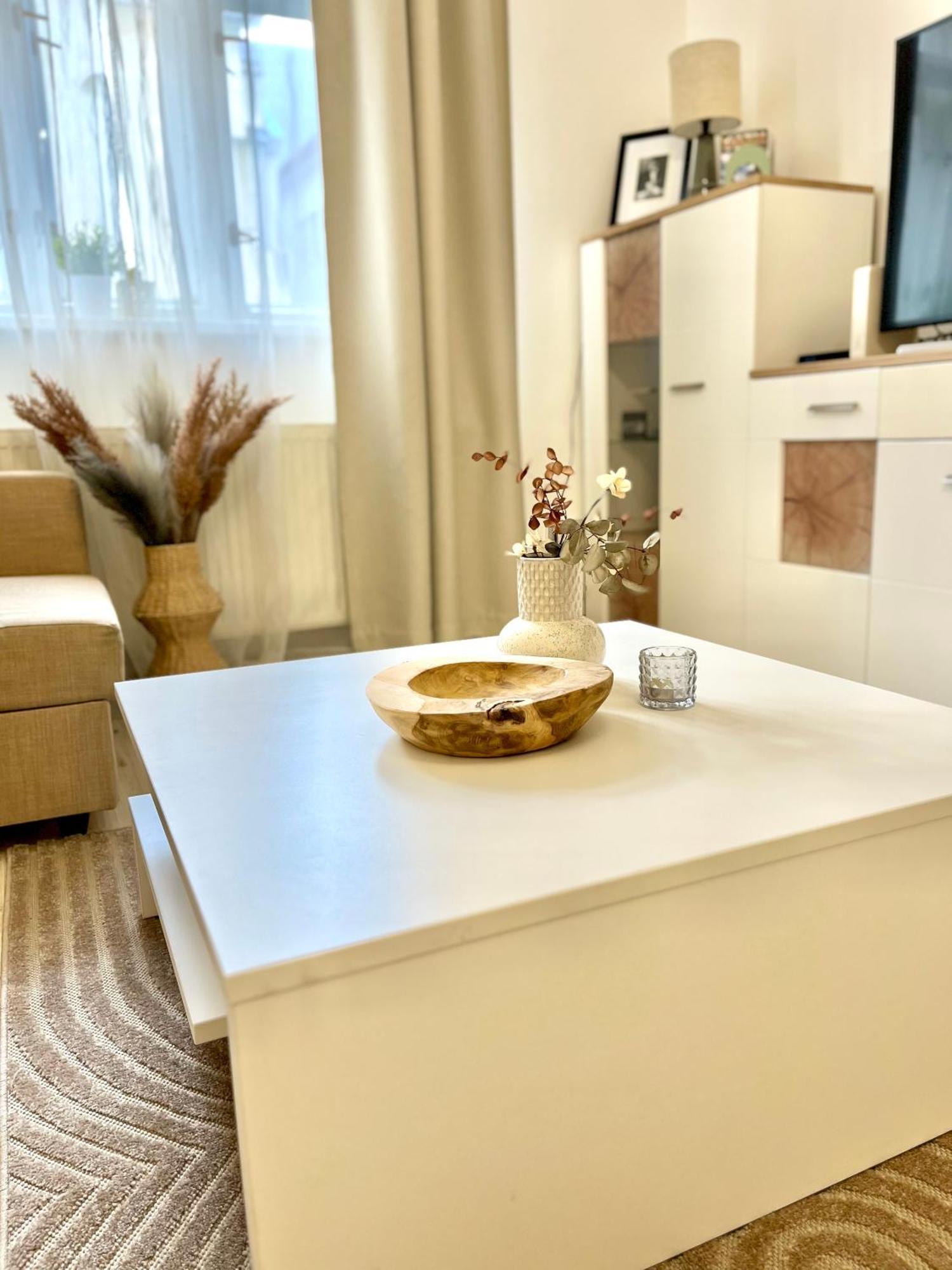 James Bond Apartment Top Location Air Conditioned Bratislava Exterior photo