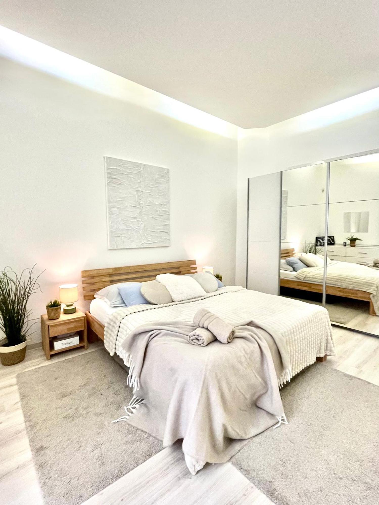 James Bond Apartment Top Location Air Conditioned Bratislava Exterior photo
