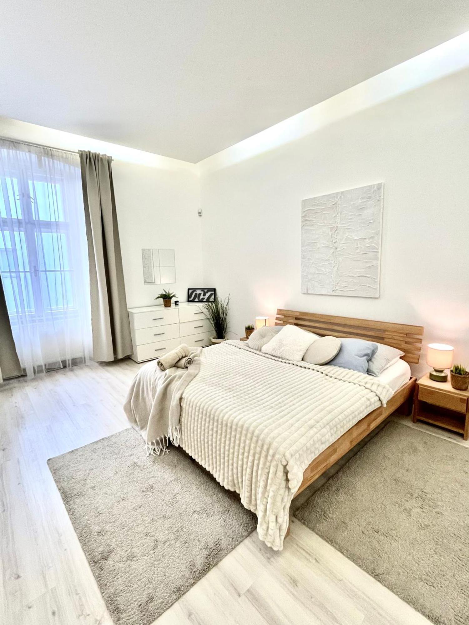 James Bond Apartment Top Location Air Conditioned Bratislava Exterior photo