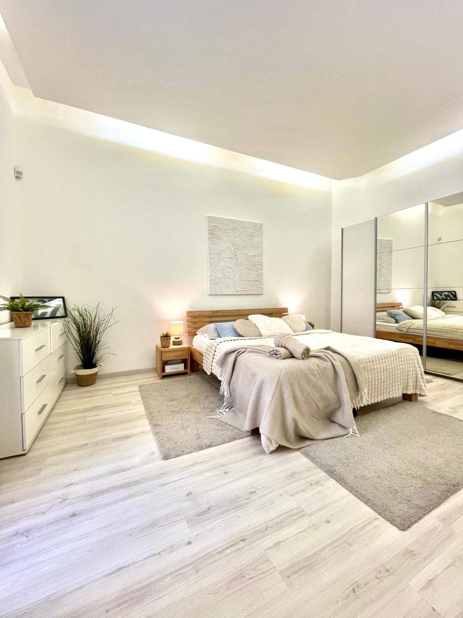 James Bond Apartment Top Location Air Conditioned Bratislava Exterior photo